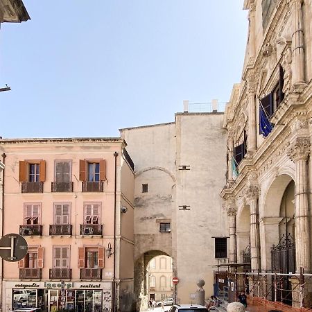 Su Meri Stampace - Luxury Apartment City Center Cagliari Luaran gambar
