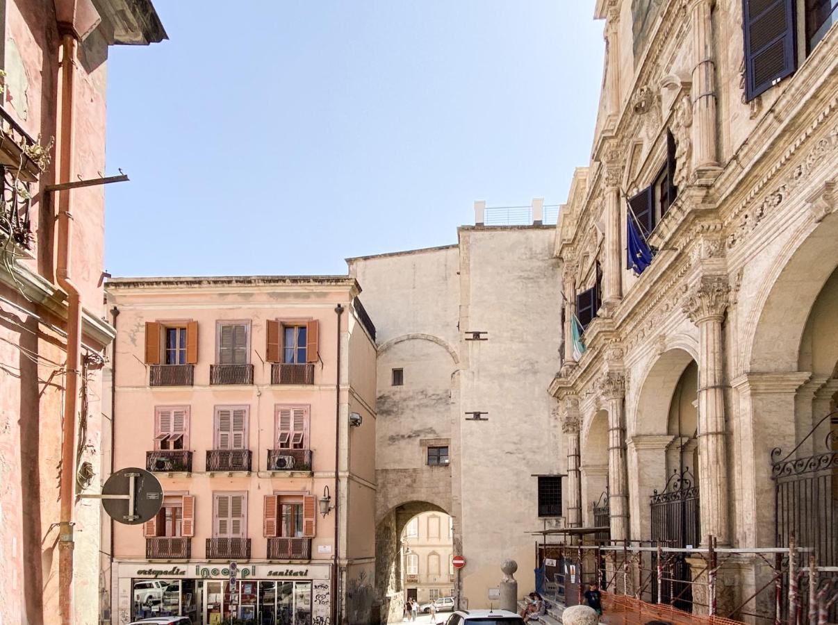 Su Meri Stampace - Luxury Apartment City Center Cagliari Luaran gambar